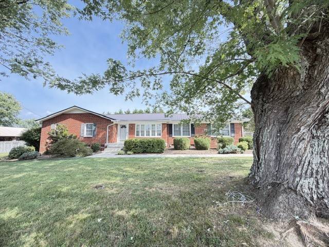 310 Woodland Dr, Decherd, TN 37324