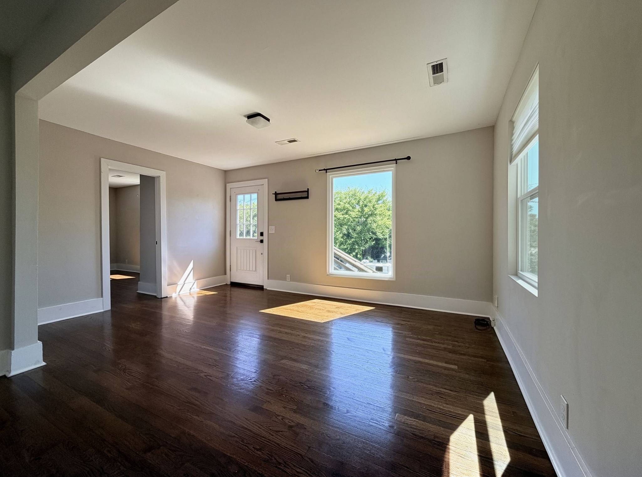 912 S 14th St, Nashville, TN 37206