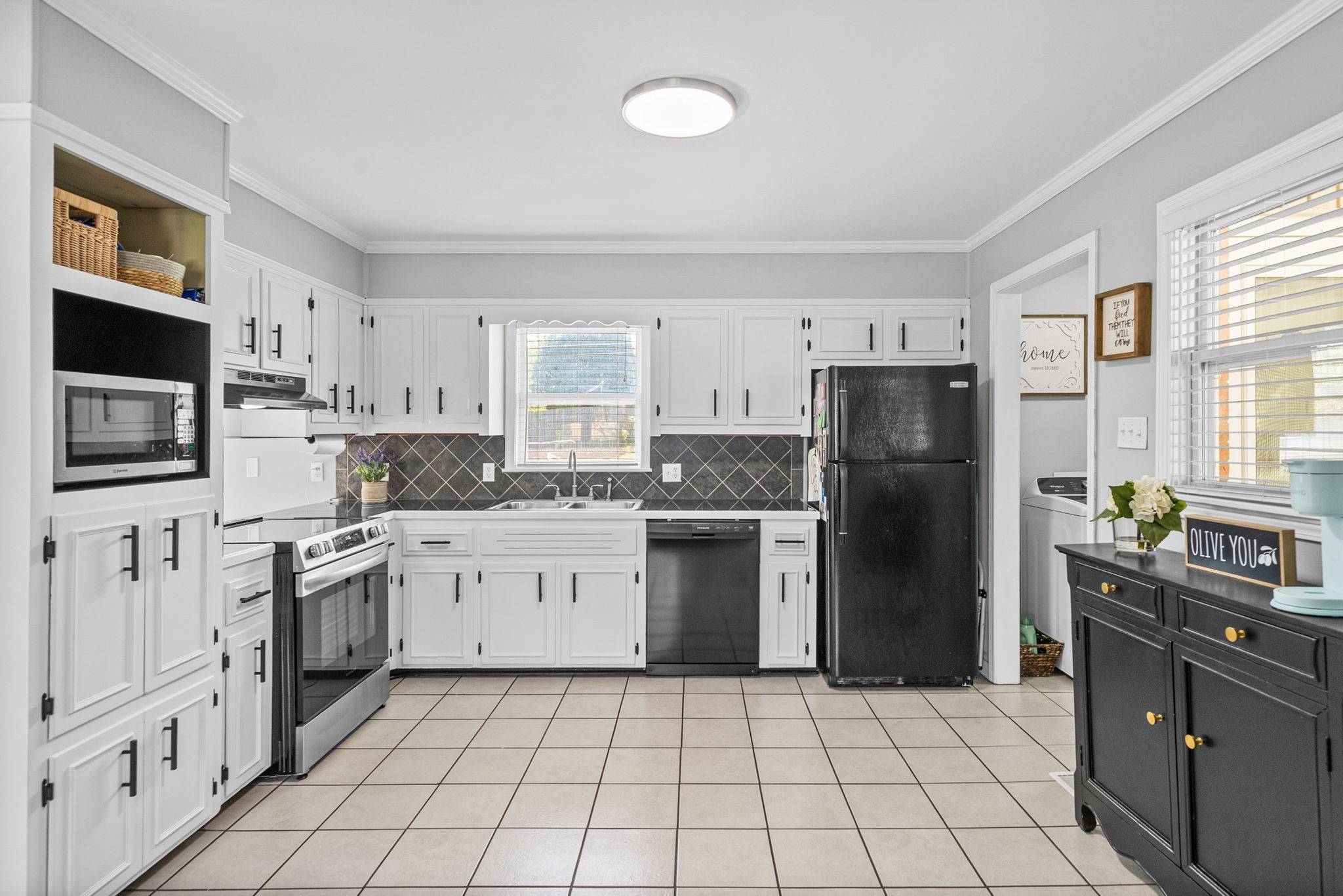 204 Millbrooke Dr, Hopkinsville, KY 42240