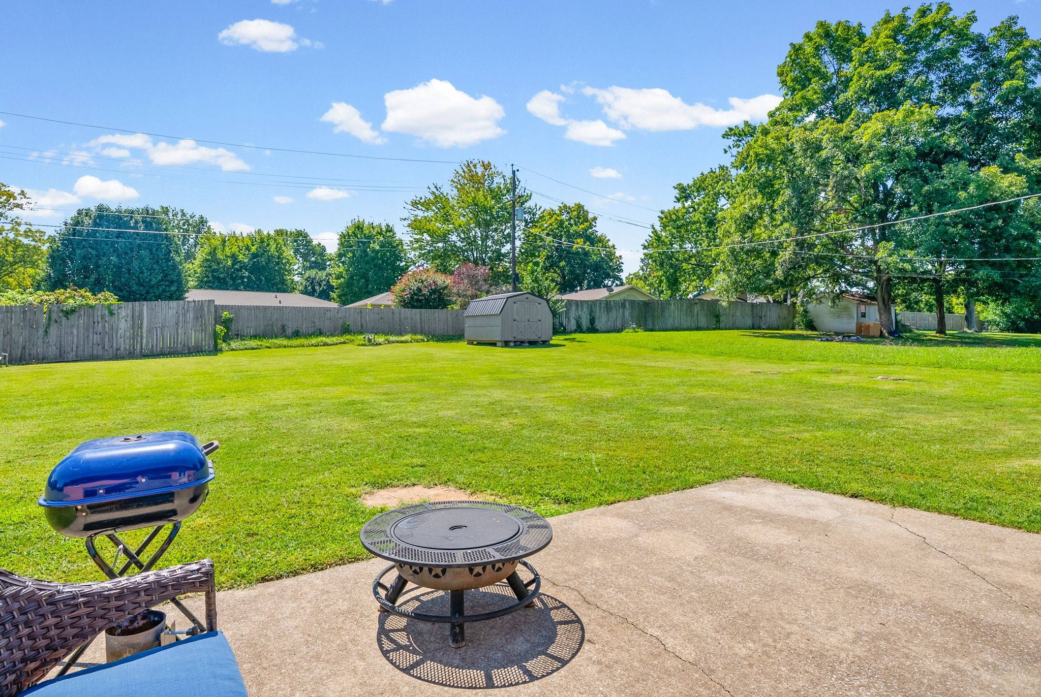 204 Millbrooke Dr, Hopkinsville, KY 42240