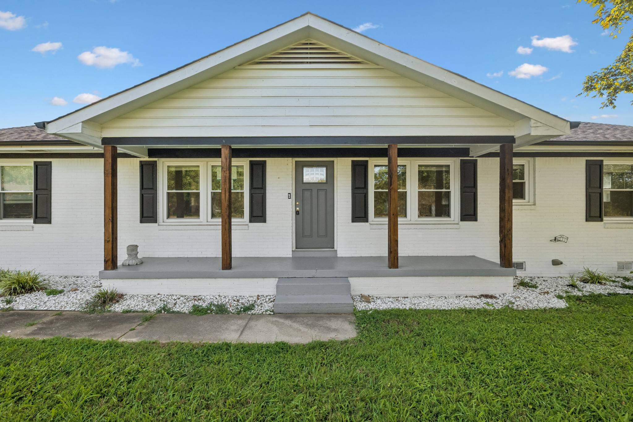 110 Sherwood Dr, Waverly, TN 37185