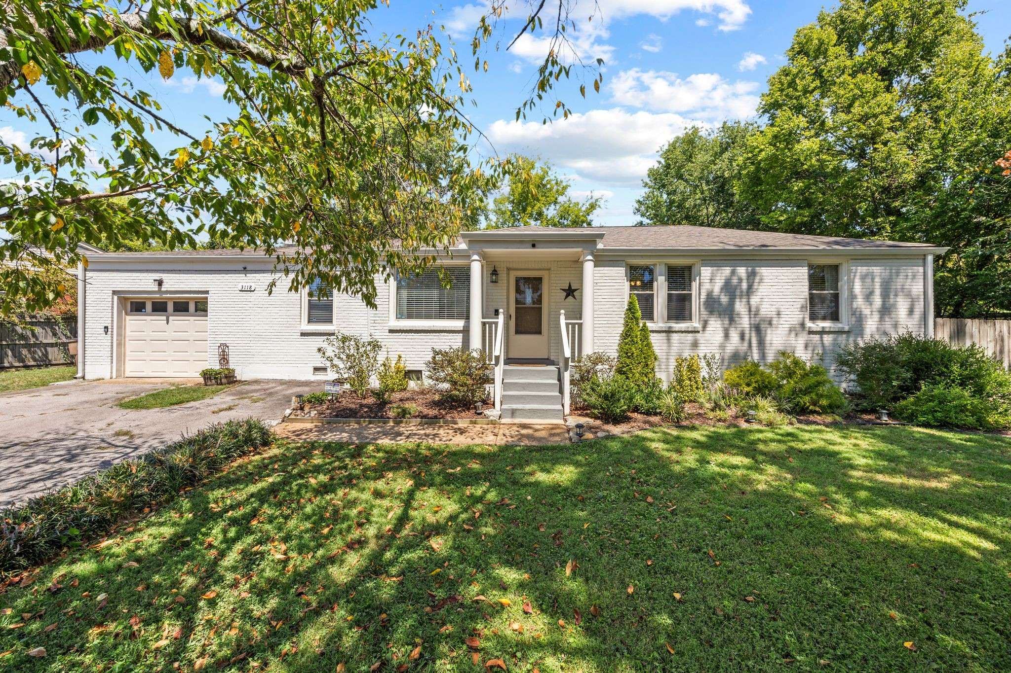 3118 Lake Park Dr, Nashville, TN 37211