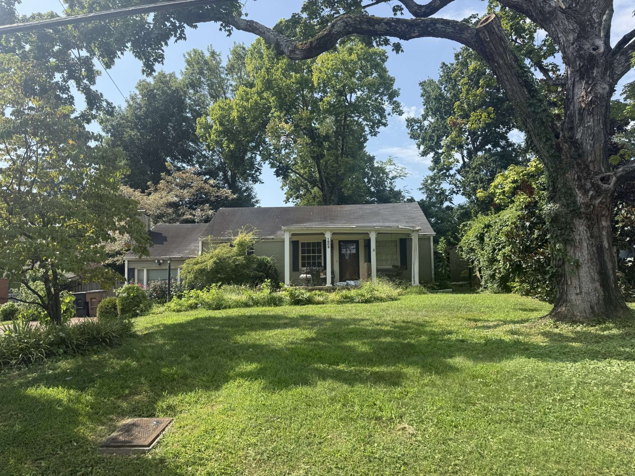 1809 Shackleford Rd, Nashville, TN 37215
