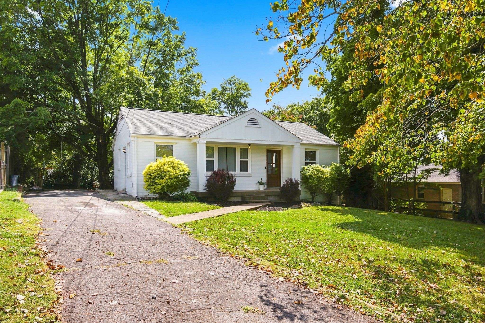 111 Rolynn Dr, Nashville, TN 37210