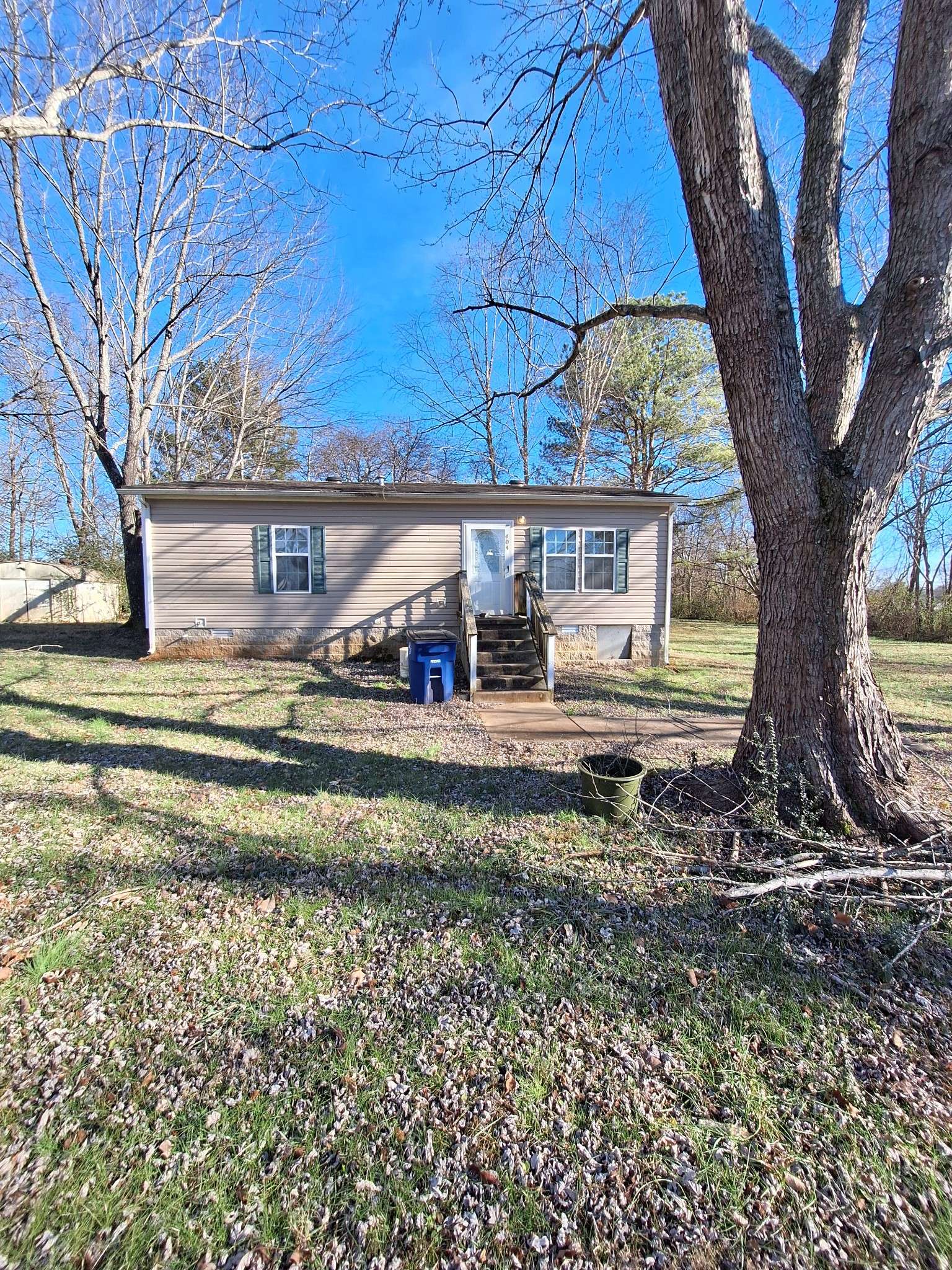 404 Lawrence Ave, Chapel Hill, TN 37034
