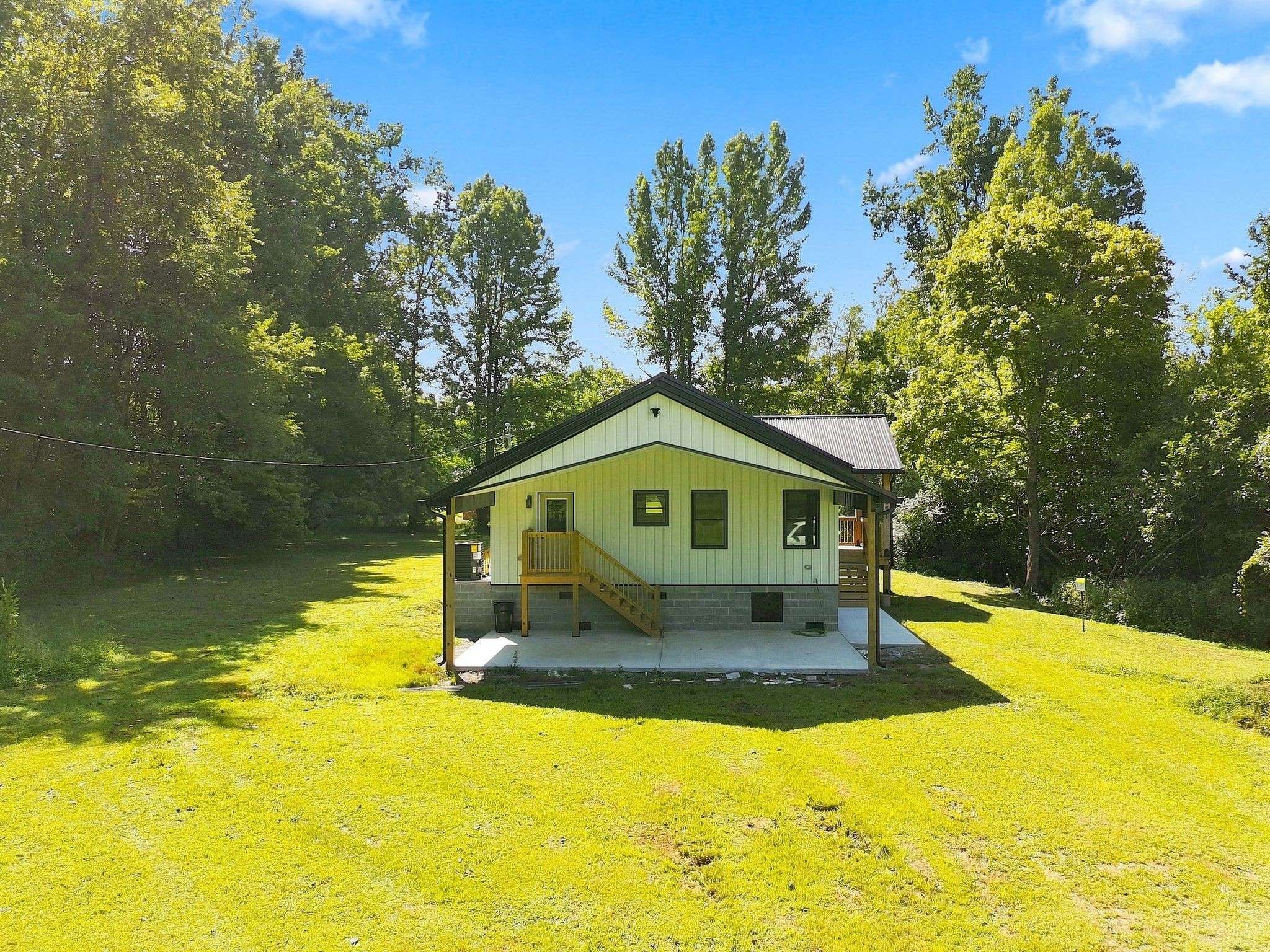 1051 Highway 48 South, Centerville, TN 37033