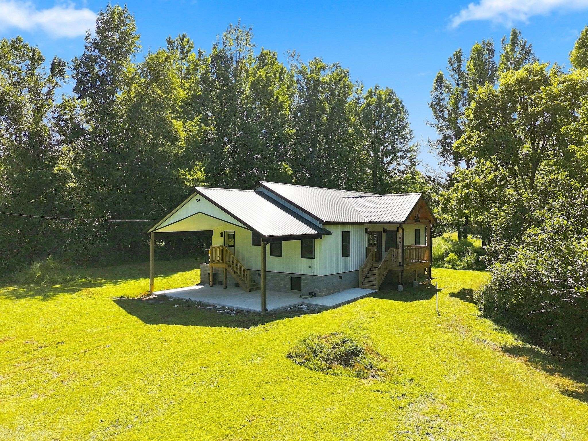1051 Highway 48 South, Centerville, TN 37033