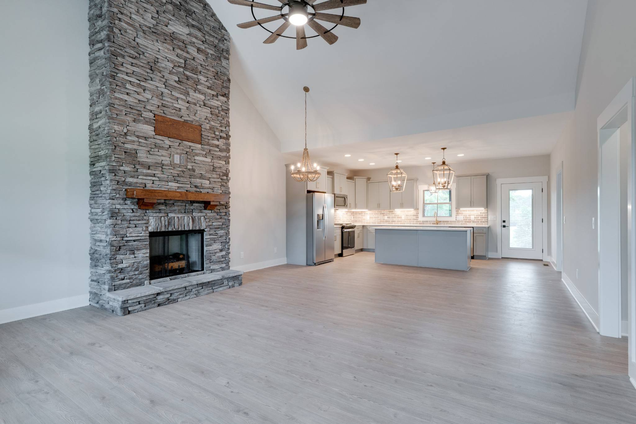 6827 Highway 41 #N, Cedar Hill, TN 37032