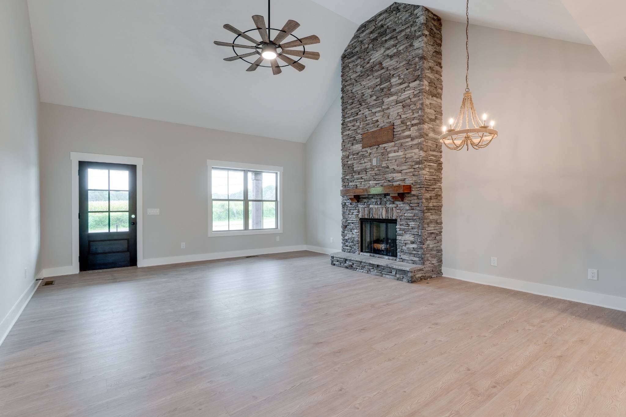 6827 Highway 41 #N, Cedar Hill, TN 37032
