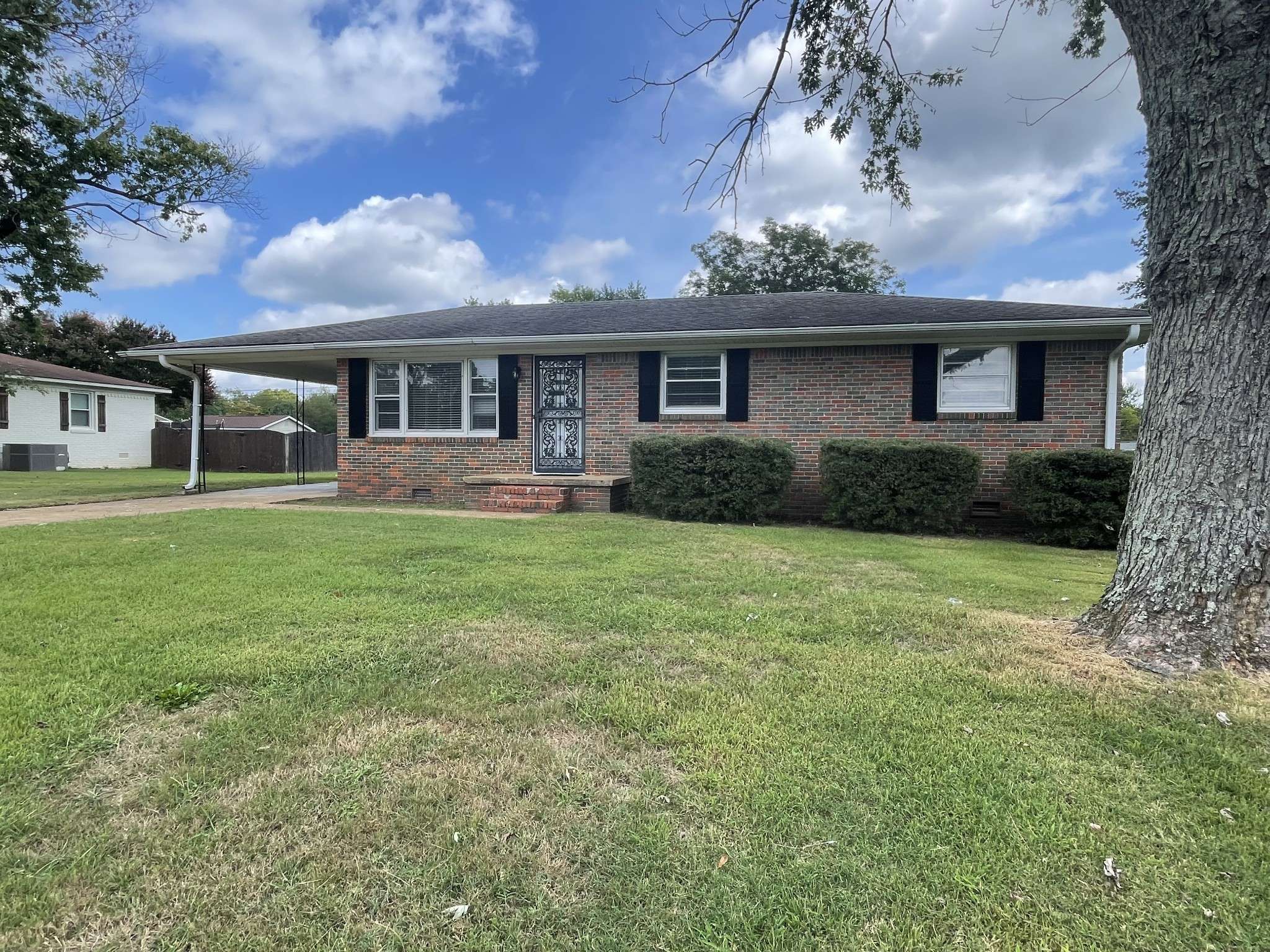 2306 Belview Rd, Florence, AL 35630