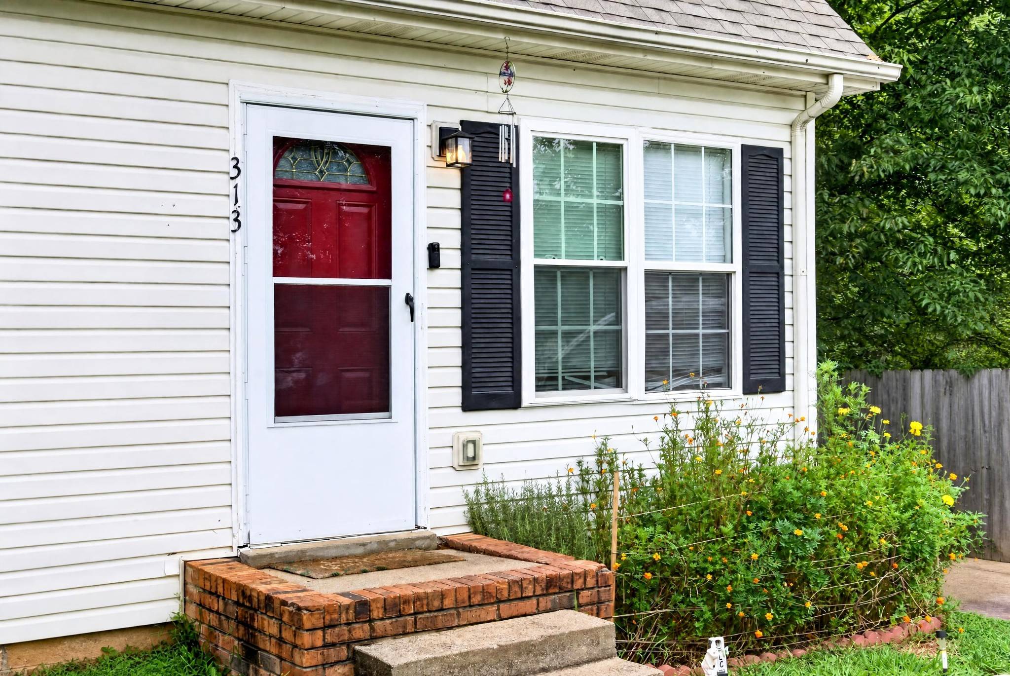 313 Lafayette Point Cir, Clarksville, TN 37042
