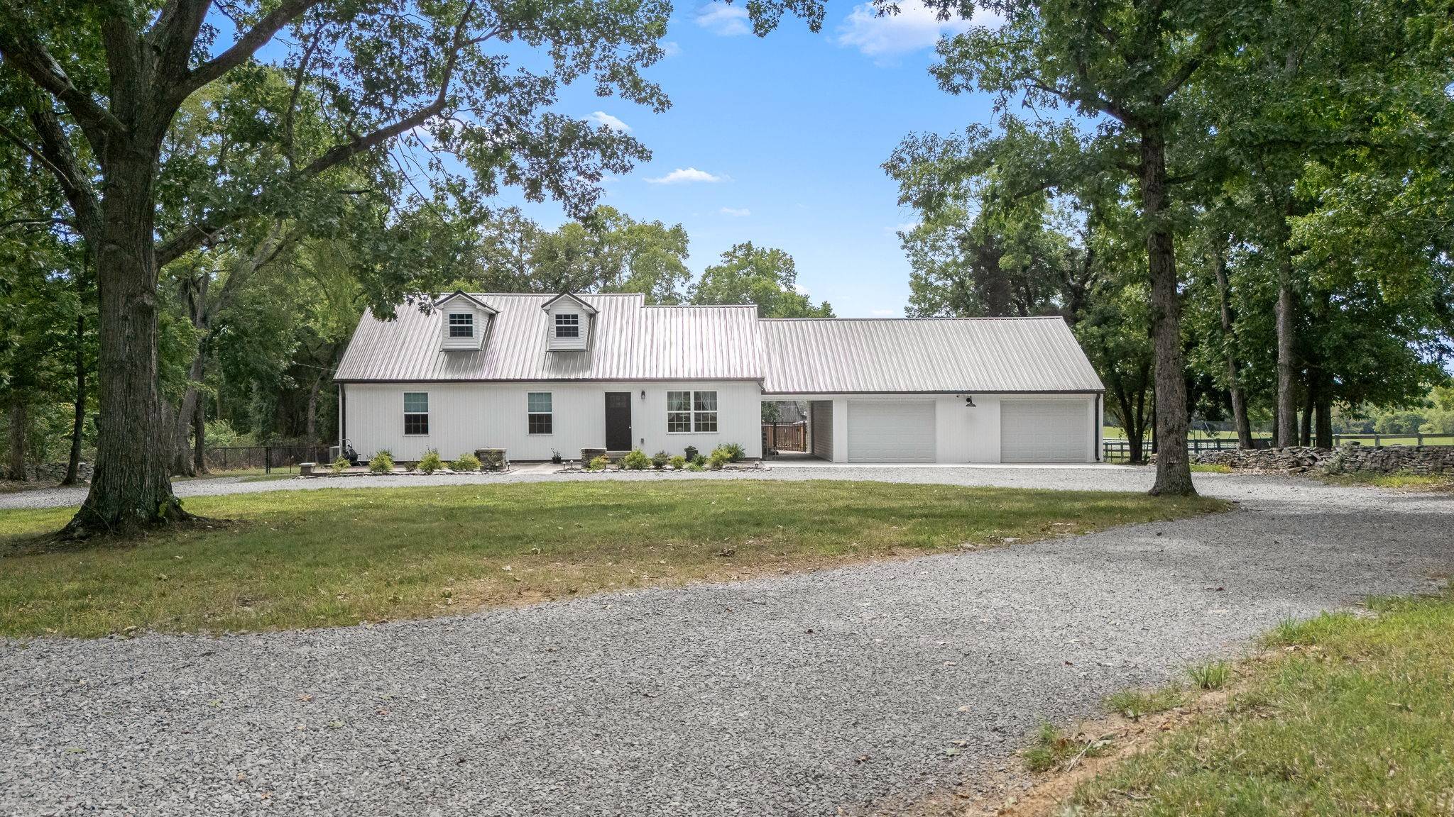 1710 Wartrace Pike, Shelbyville, TN 37160