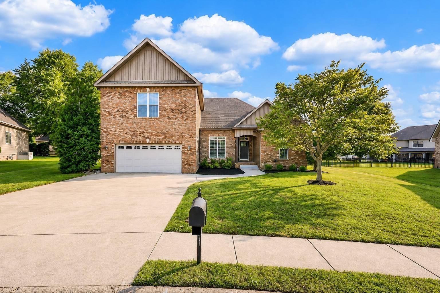 126 Parkland Cir, Clarksville, TN 37043