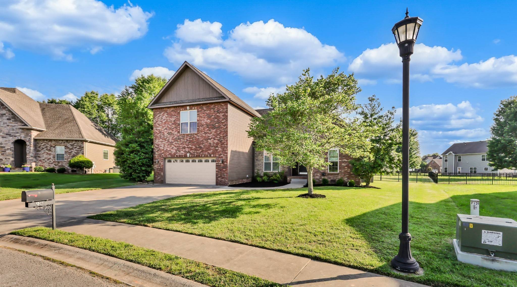 126 Parkland Cir, Clarksville, TN 37043