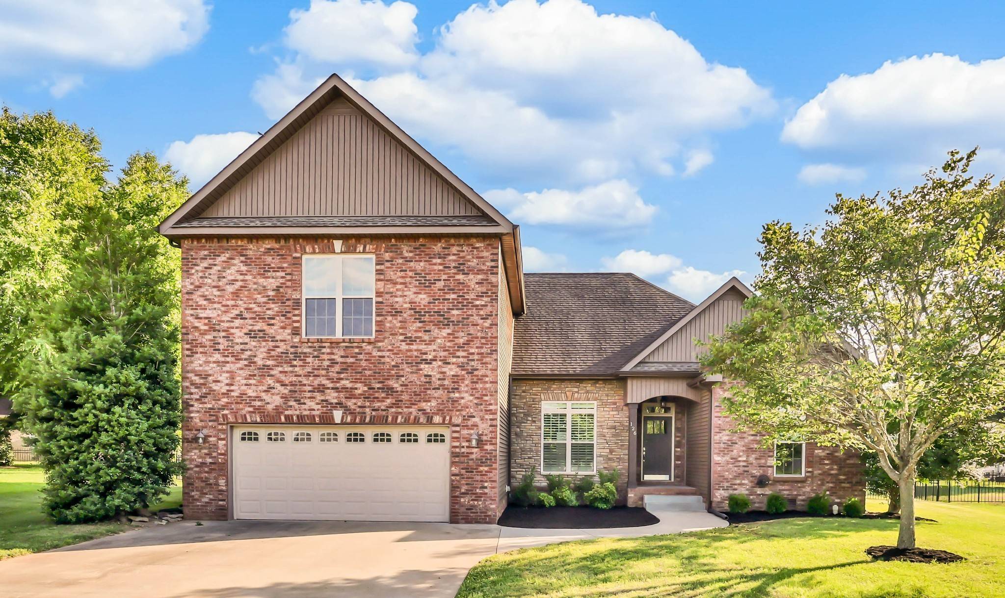 126 Parkland Cir, Clarksville, TN 37043