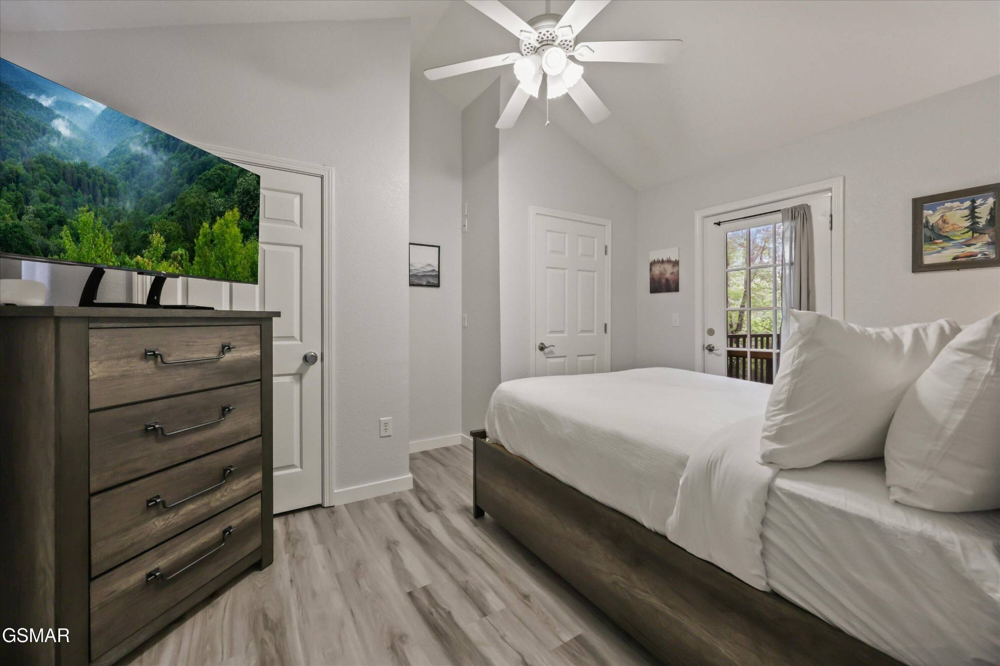 537 Johnson Lane #UNIT 2, Gatlinburg, TN 37738
