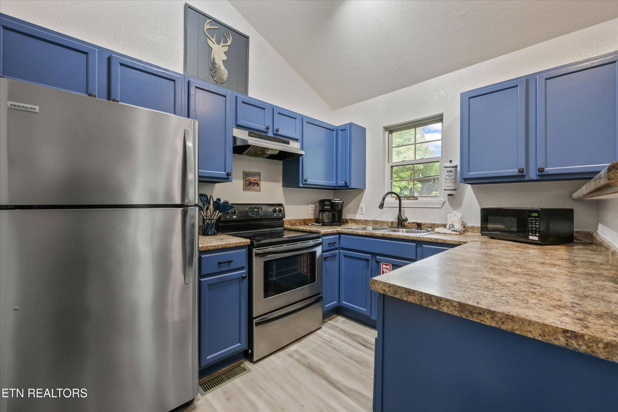 516 Proffitt Rd #2, Gatlinburg, TN 37738