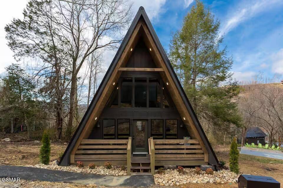 324 Lewis Clabo Road, Gatlinburg, TN 37738