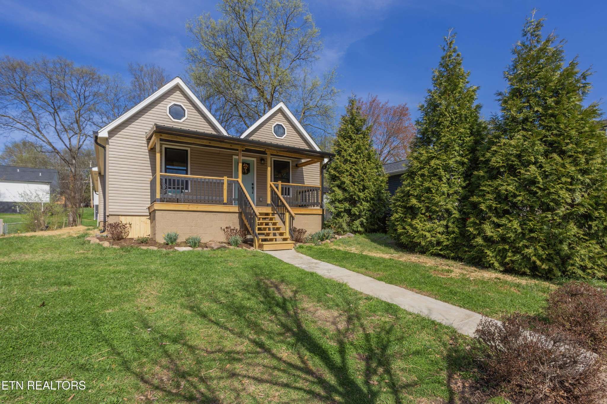 2317 E Glenwood Ave, Knoxville, TN 37917