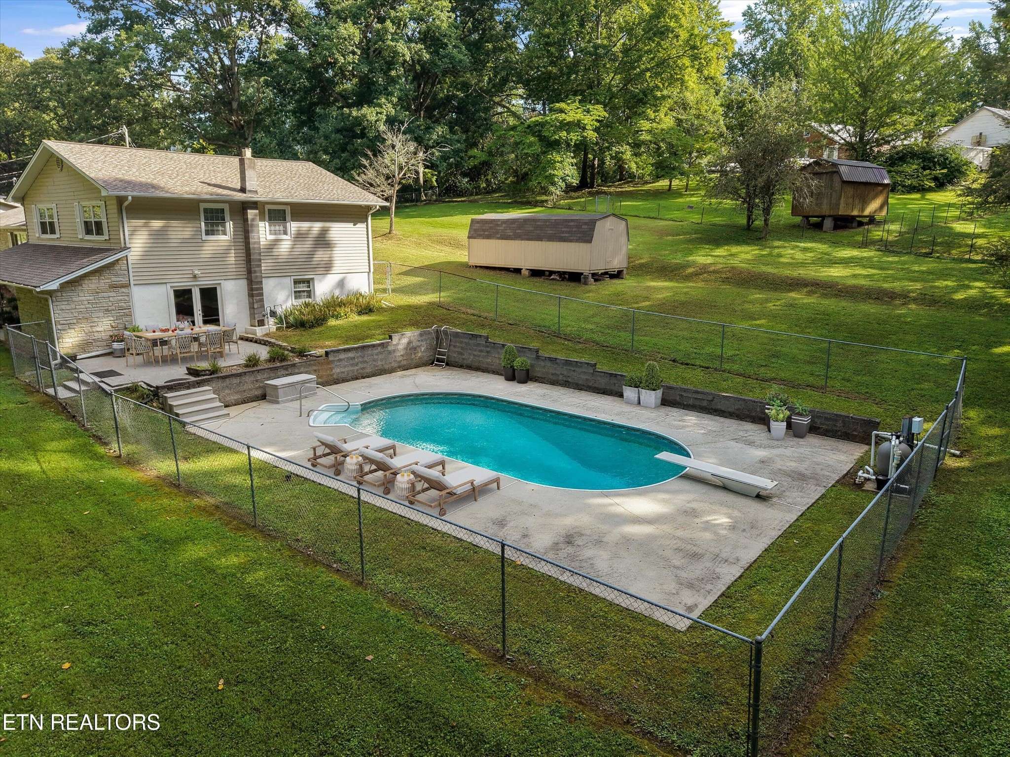 155 Chestnut Hill Rd, Harriman, TN 37748