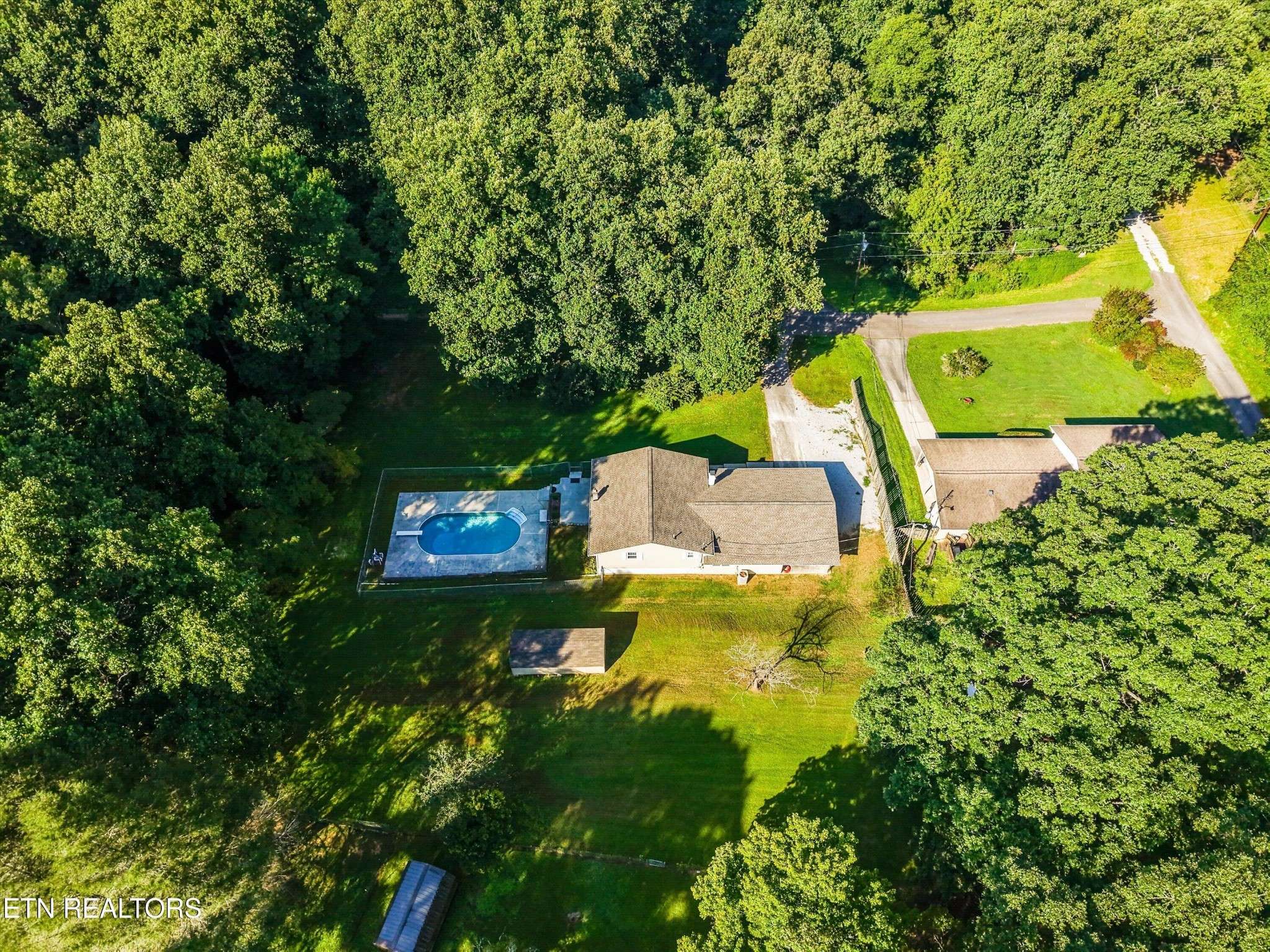155 Chestnut Hill Rd, Harriman, TN 37748