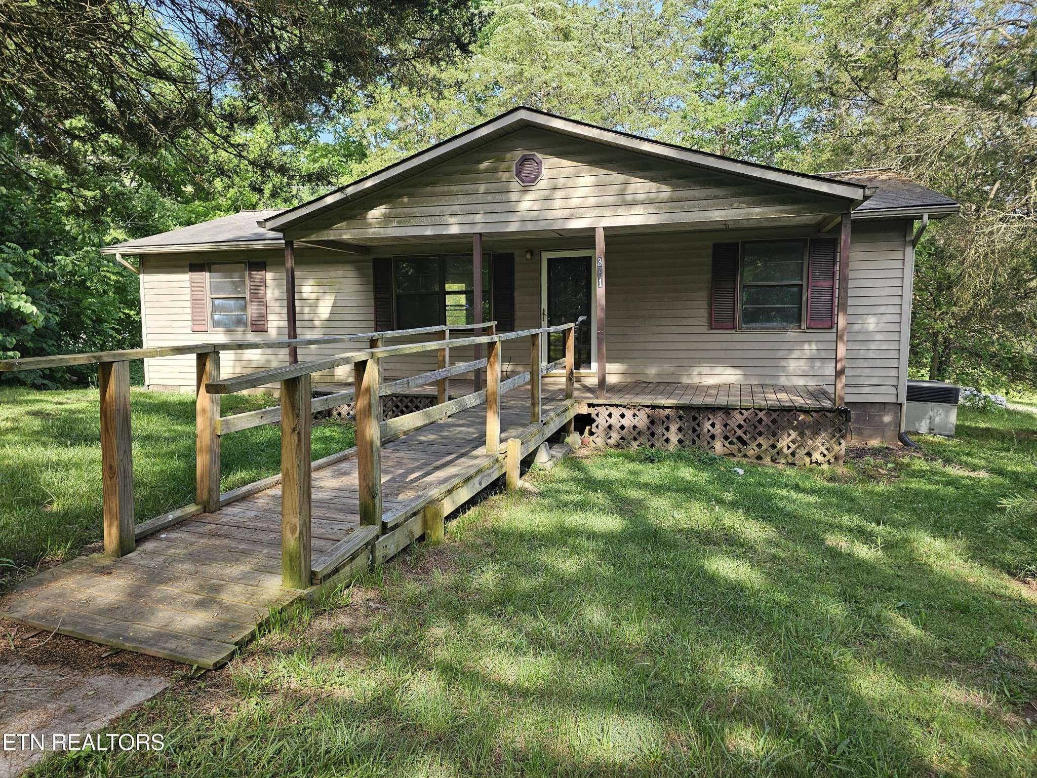341 Warwick Lane, Maynardville, TN 37807