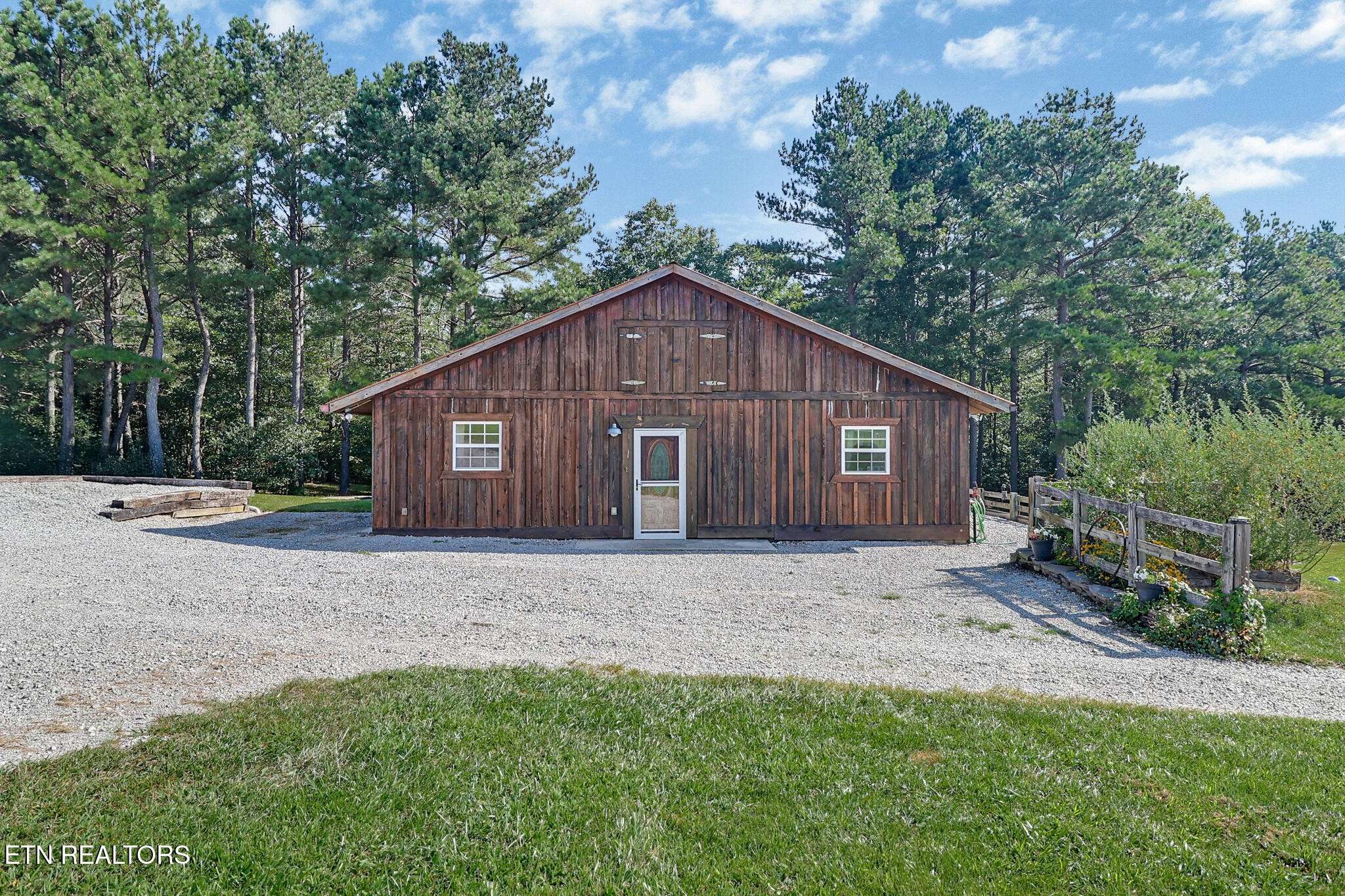 1463 Nichol Creek Drive, Jamestown, TN 38556