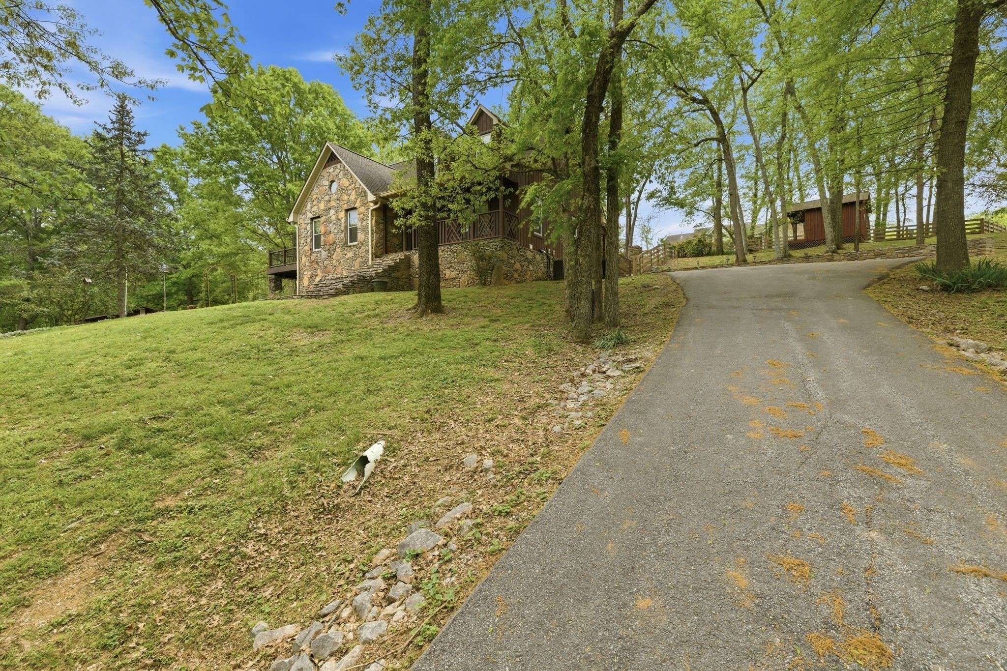 2105 Alpine Dr, Columbia, TN 38401