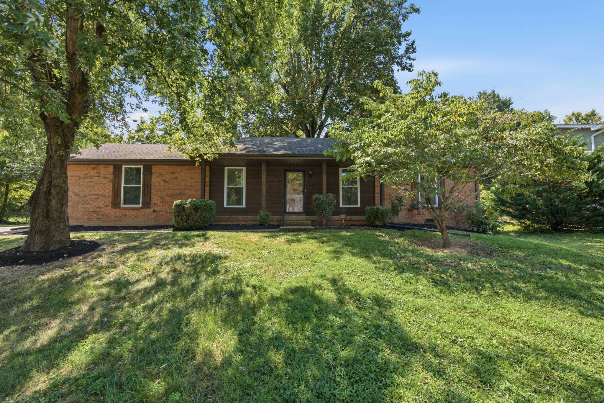 714 Albany Dr, Hermitage, TN 37076