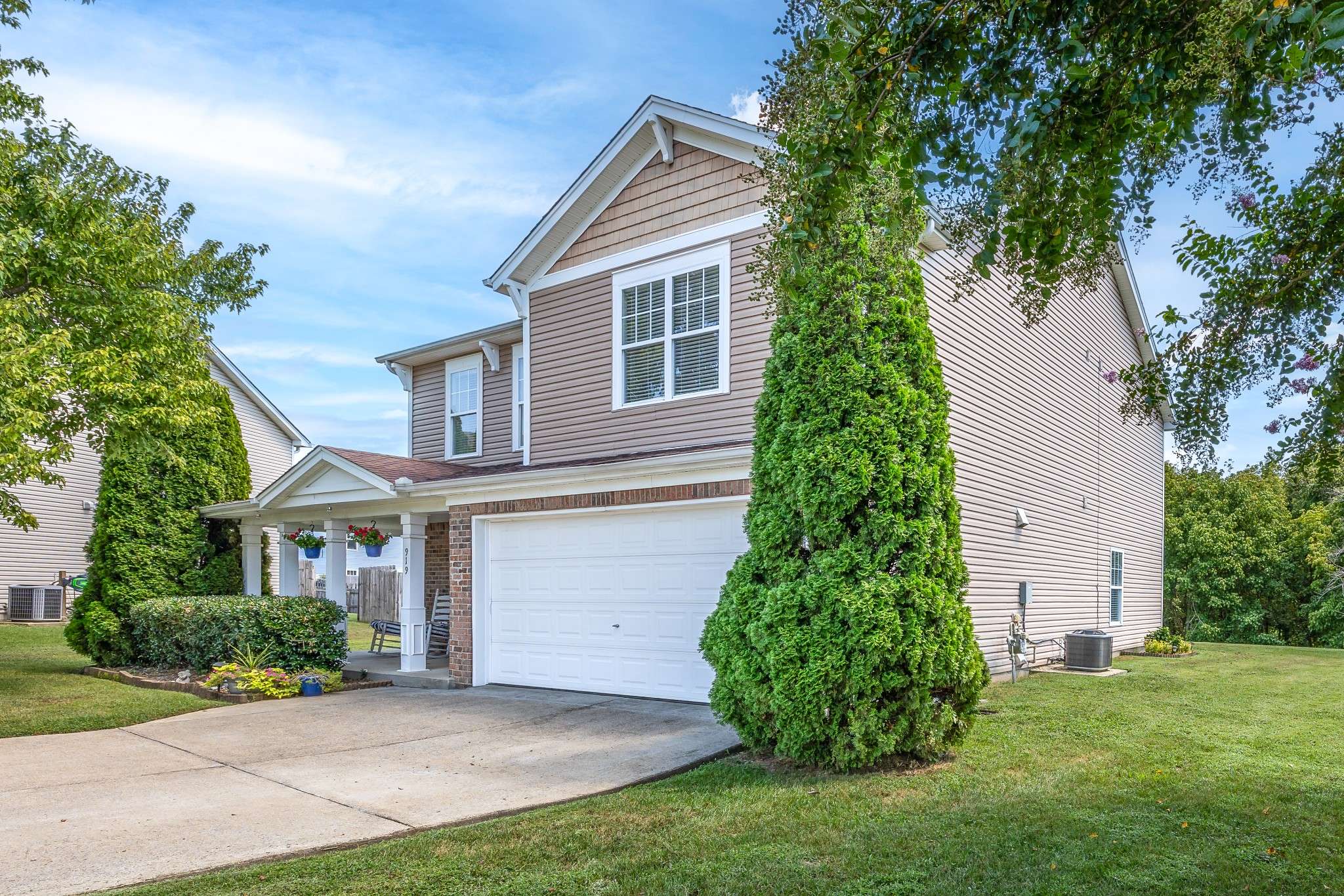 919 Grand Oak Dr, Smyrna, TN 37167