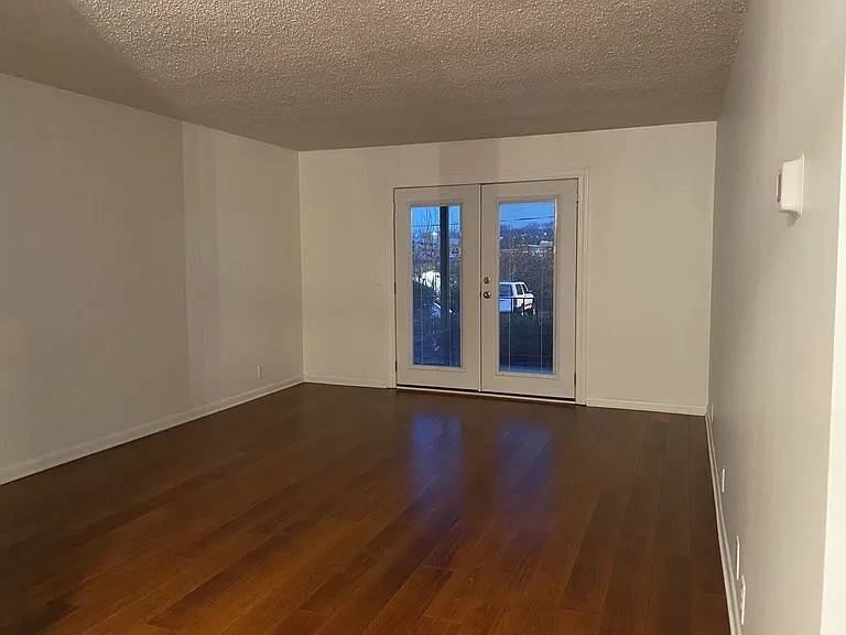 6680 Charlotte Pike #B4, Nashville, TN 37209