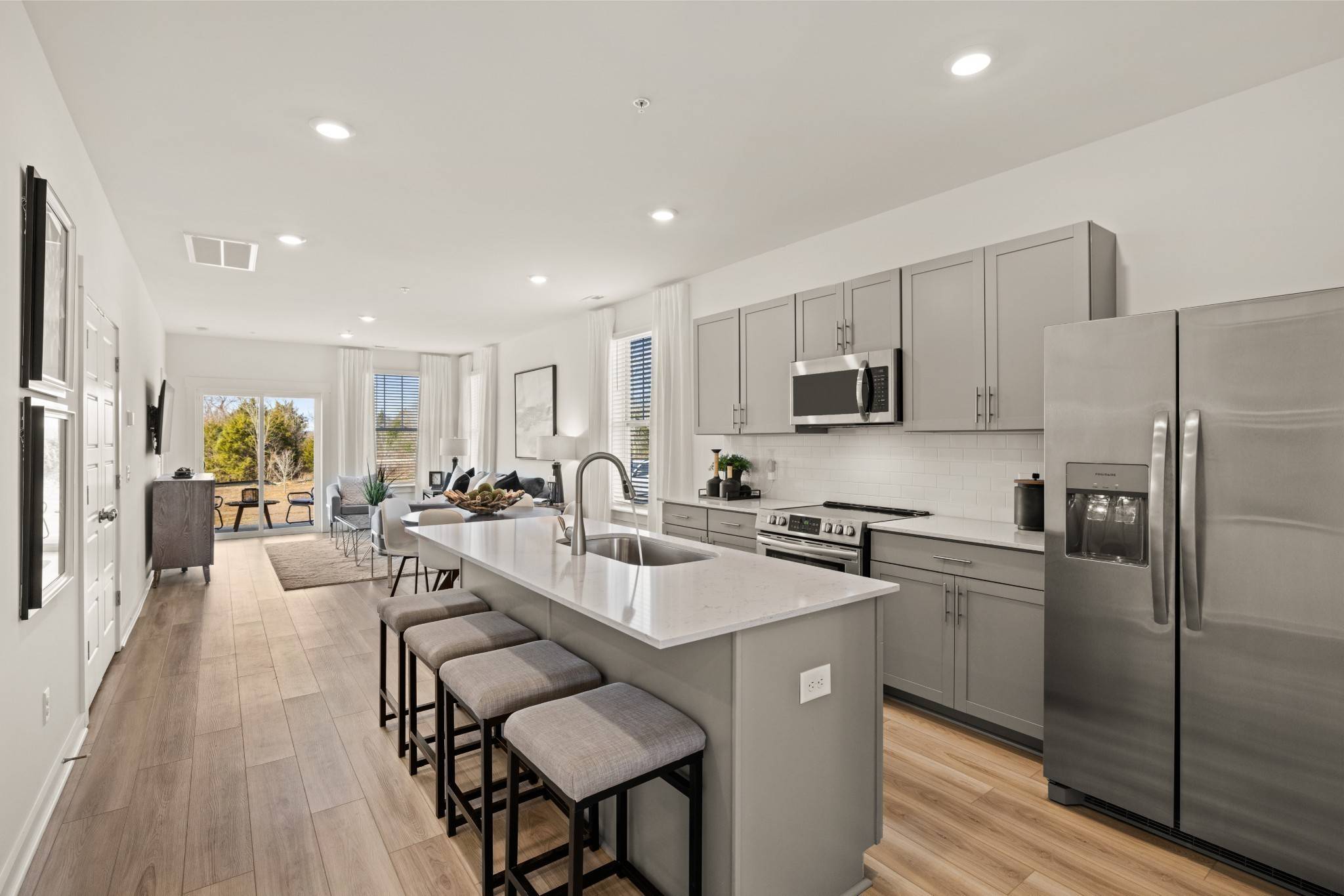 1751 Manuka Ln, Columbia, TN 38401
