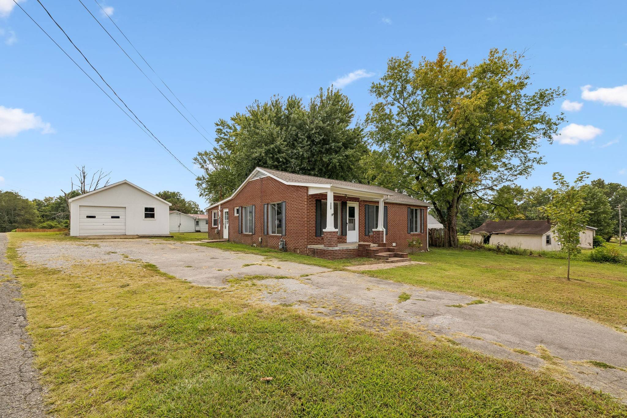 306 Smith Rd, Smithville, TN 37166