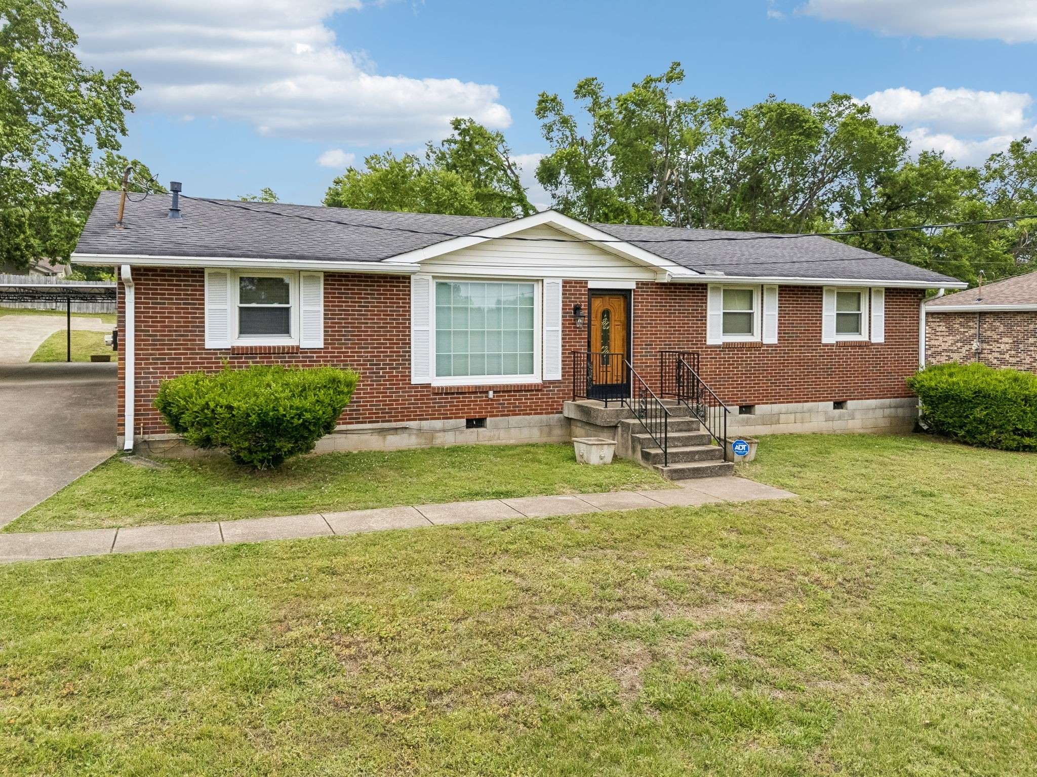 229 Grandview Dr, Old Hickory, TN 37138