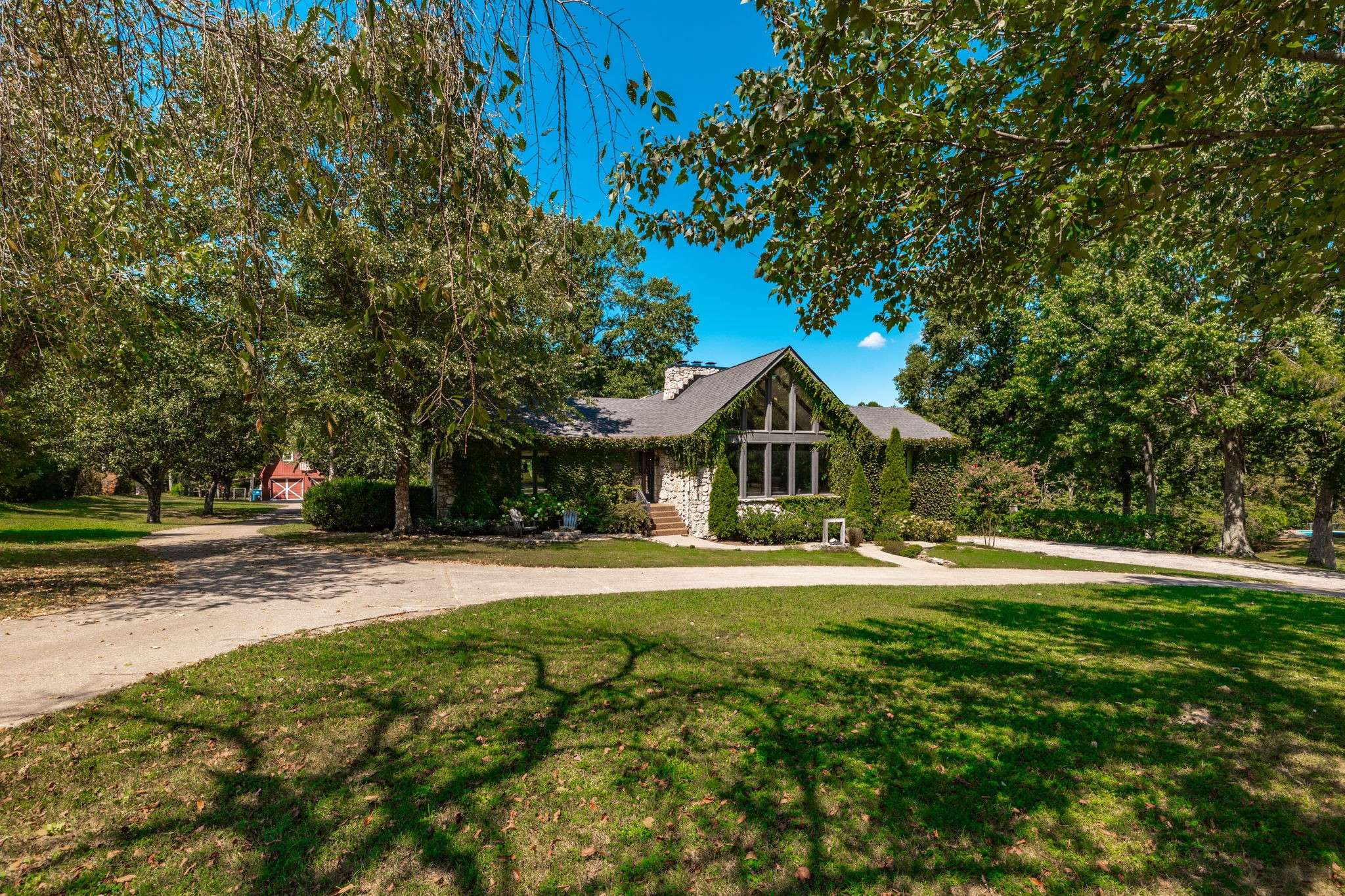 559 Forest Retreat Rd, Hendersonville, TN 37075