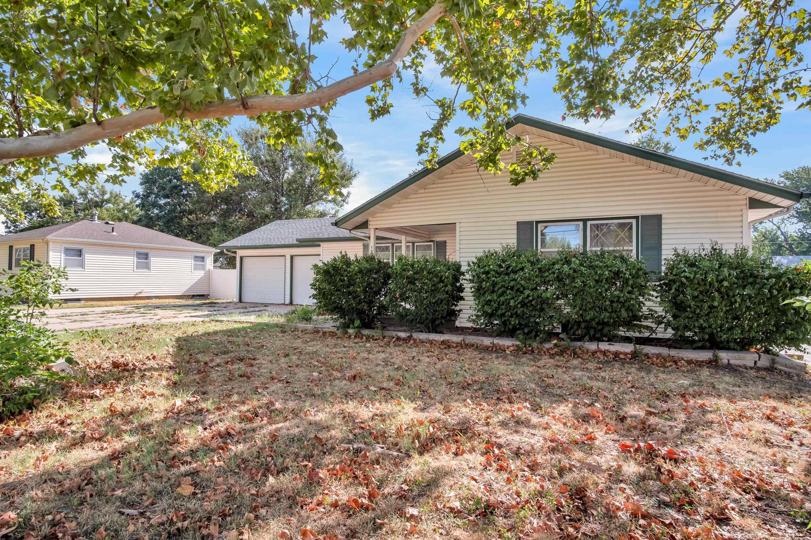 1208 Grandview Ave, Newton, KS 67114