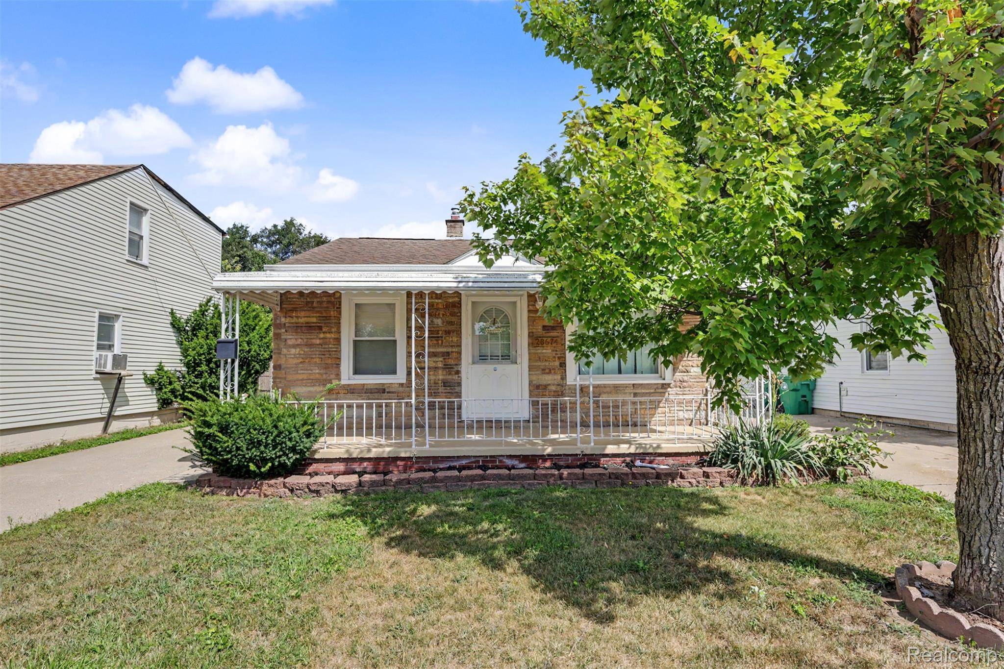 28674 Krauter ST, Garden City, MI 48135