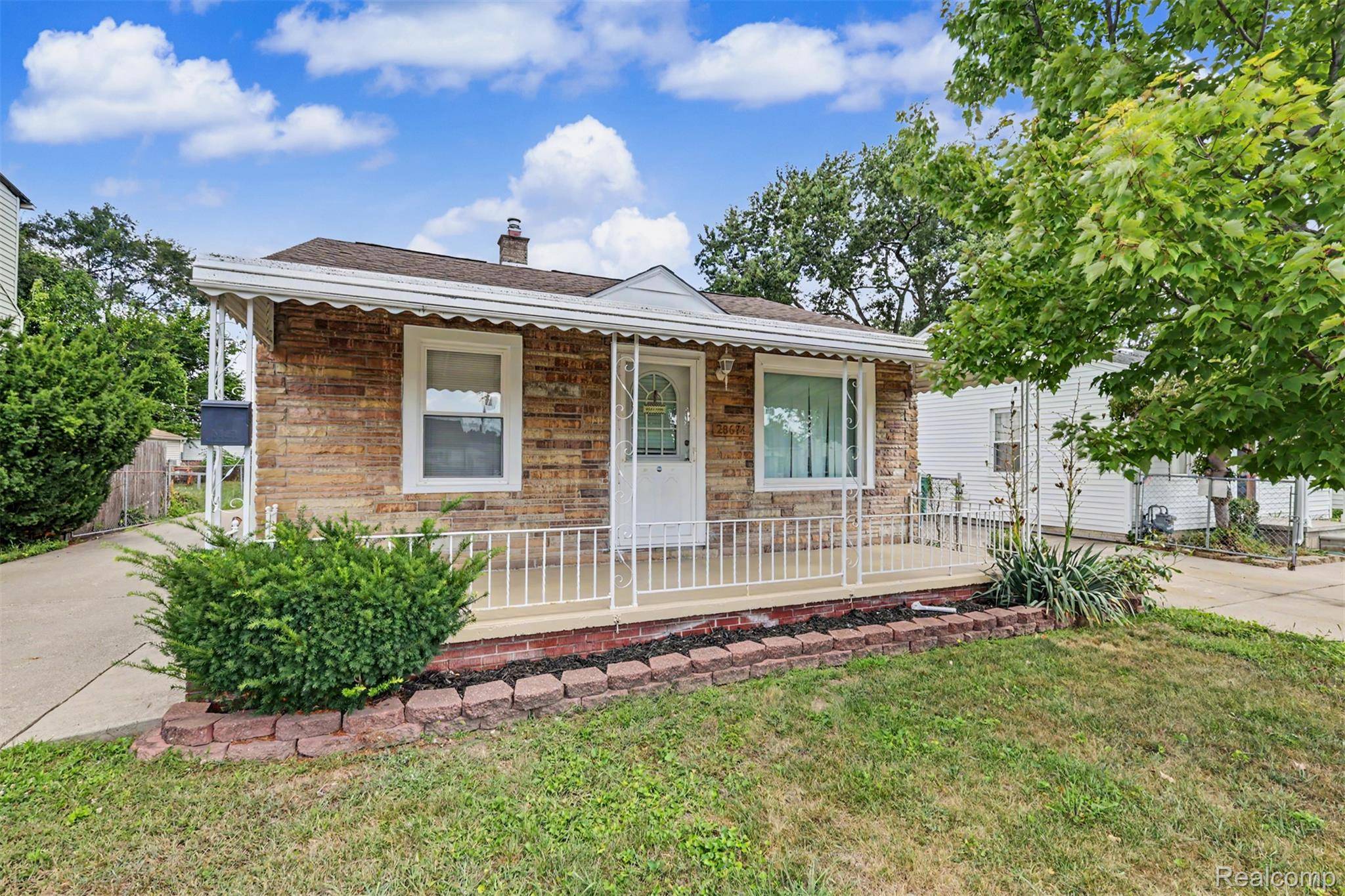 28674 Krauter ST, Garden City, MI 48135