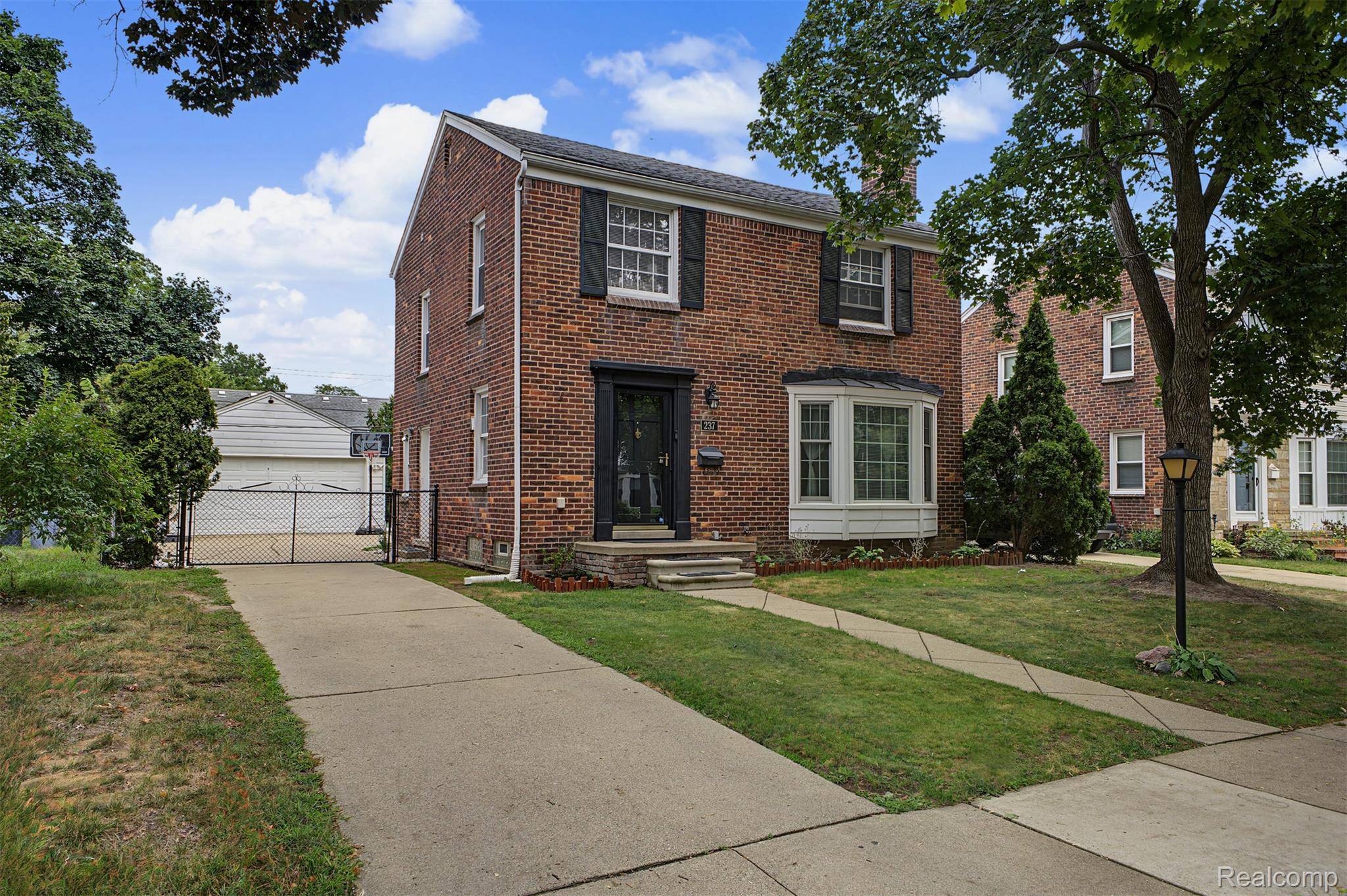 237 S Denwood ST, Dearborn, MI 48124