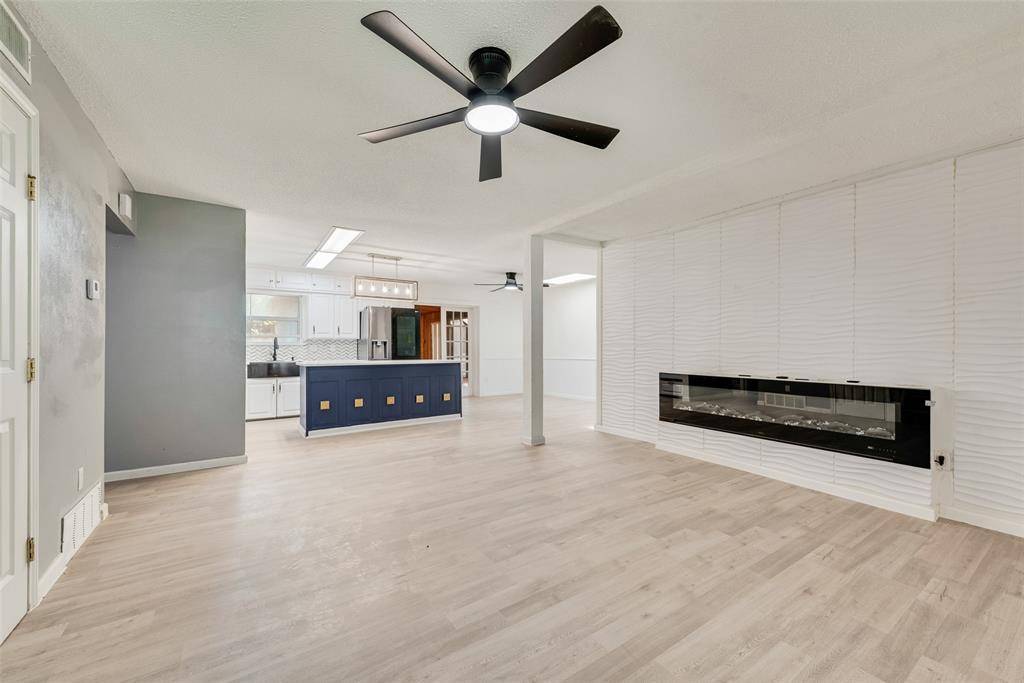 721 Thompson Drive, Saginaw, TX 76179