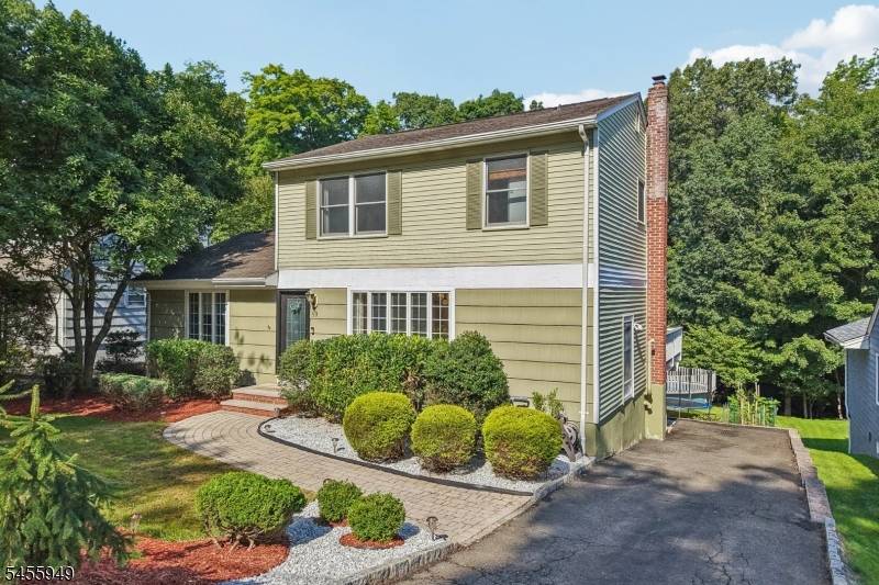 89 Minnehaha Blvd, Oakland Boro, NJ 07436