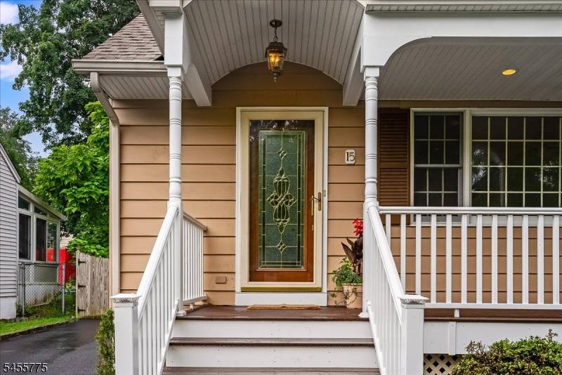 15 Oak Ln, Verona Twp., NJ 07044
