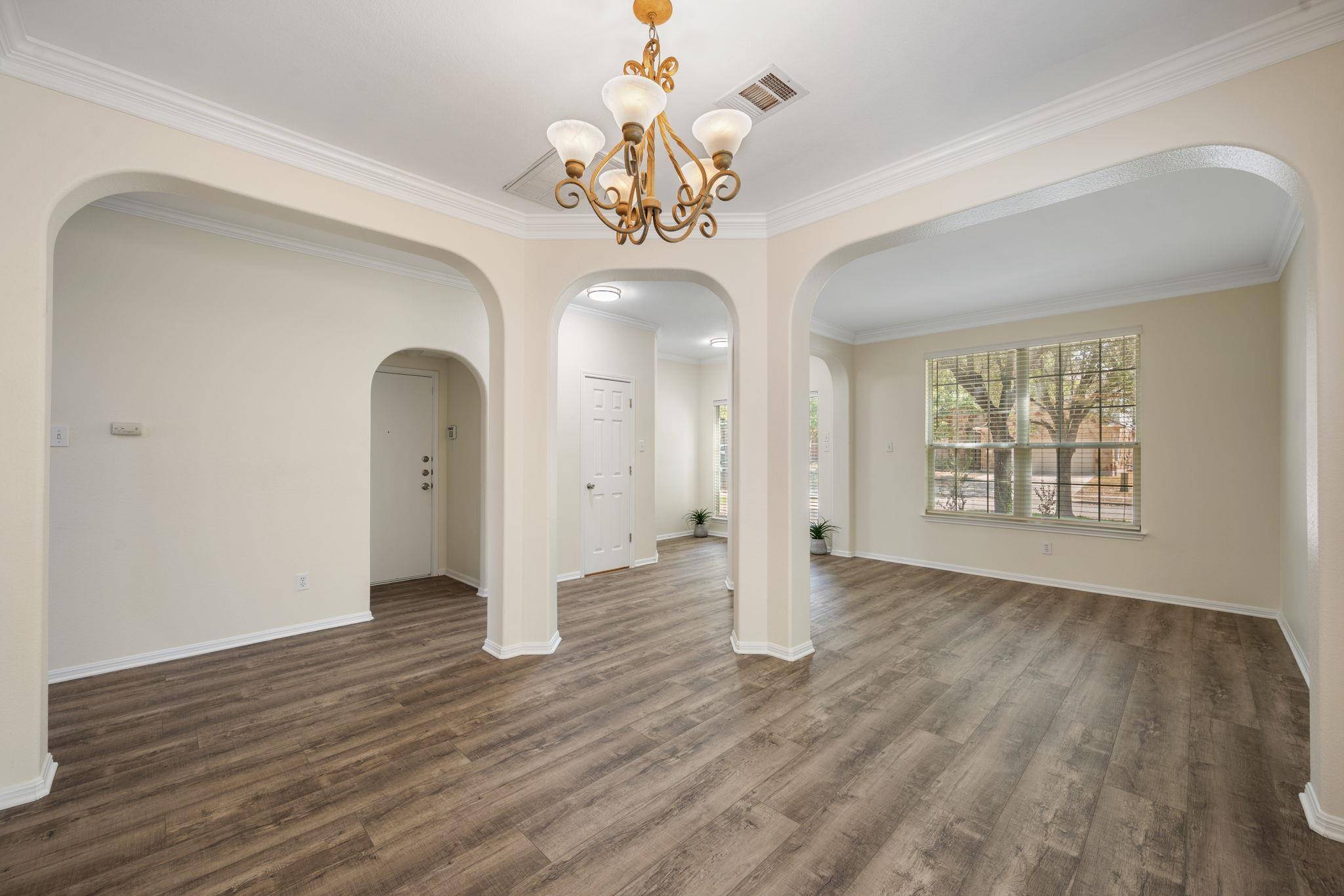 160 Wildhorse CRK, Buda, TX 78610