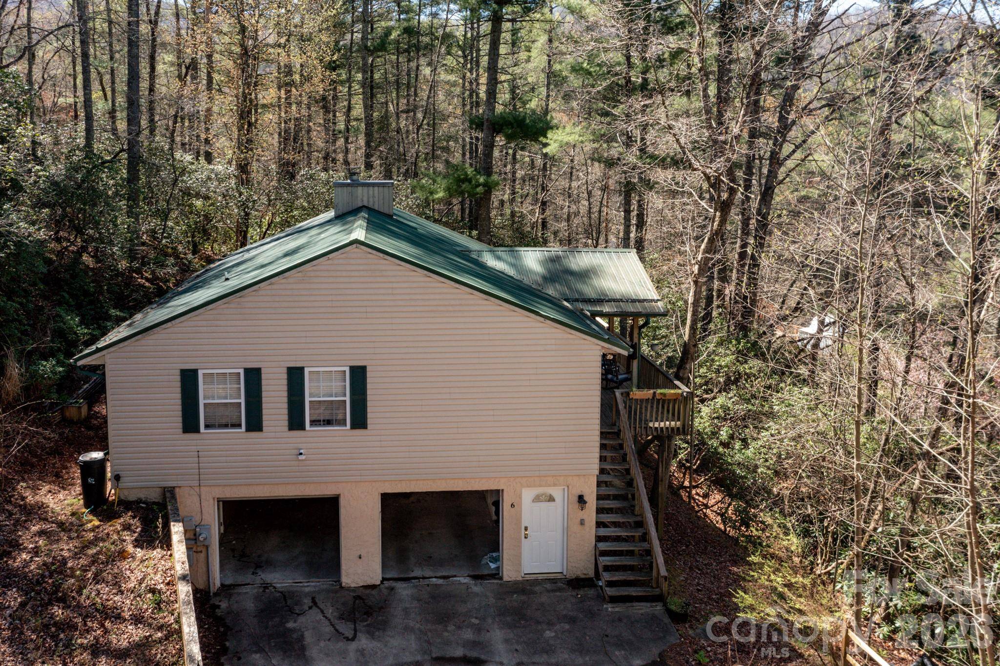 6 Majestic TRCE, Hendersonville, NC 28739