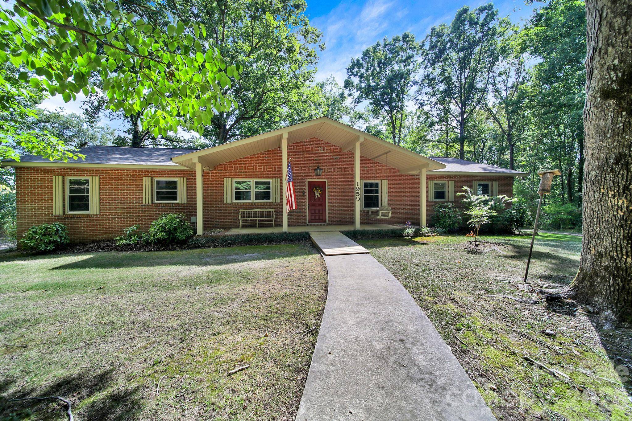 1950 Daisy Couch RD, Lancaster, SC 29058