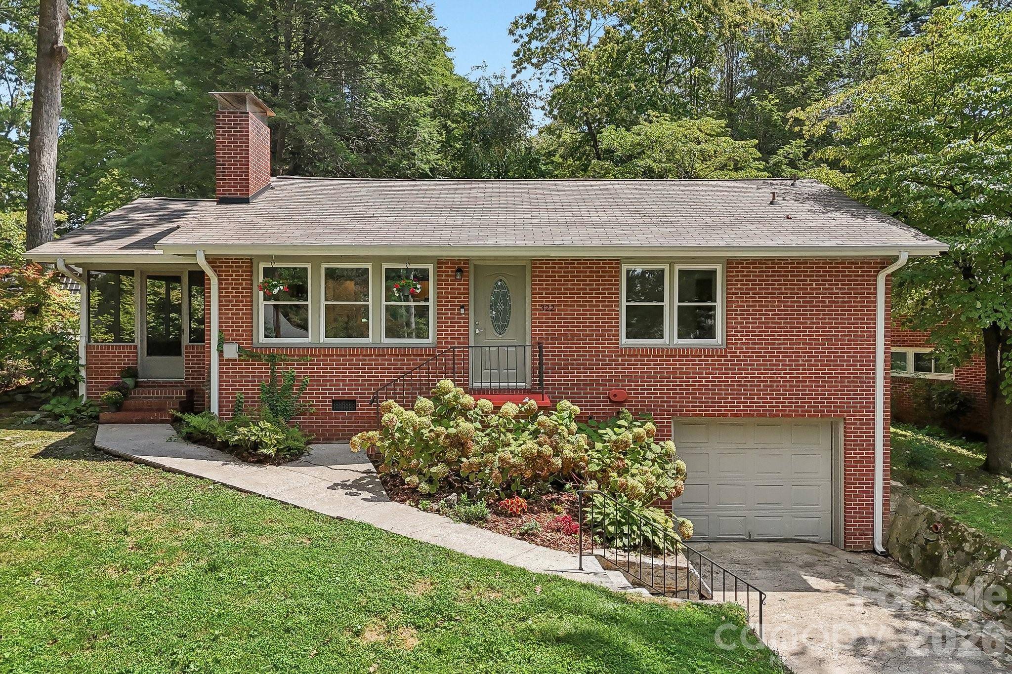 322 Crescent AVE, Hendersonville, NC 28792