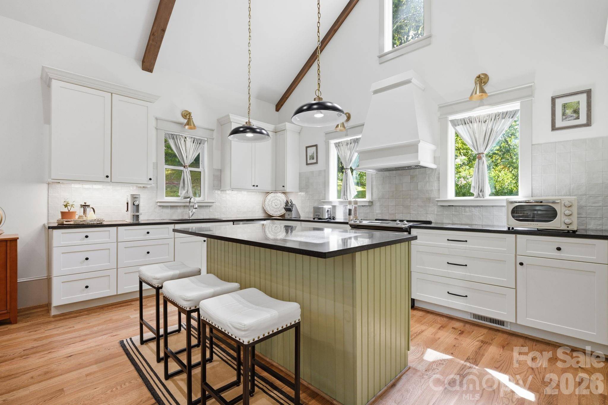 163 Walnut DR, Jefferson, NC 28640