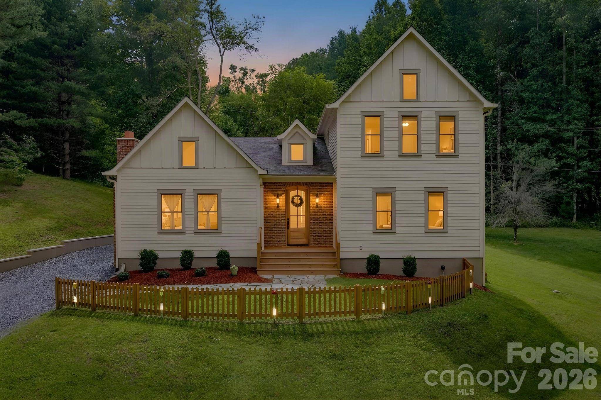 163 Walnut DR, Jefferson, NC 28640