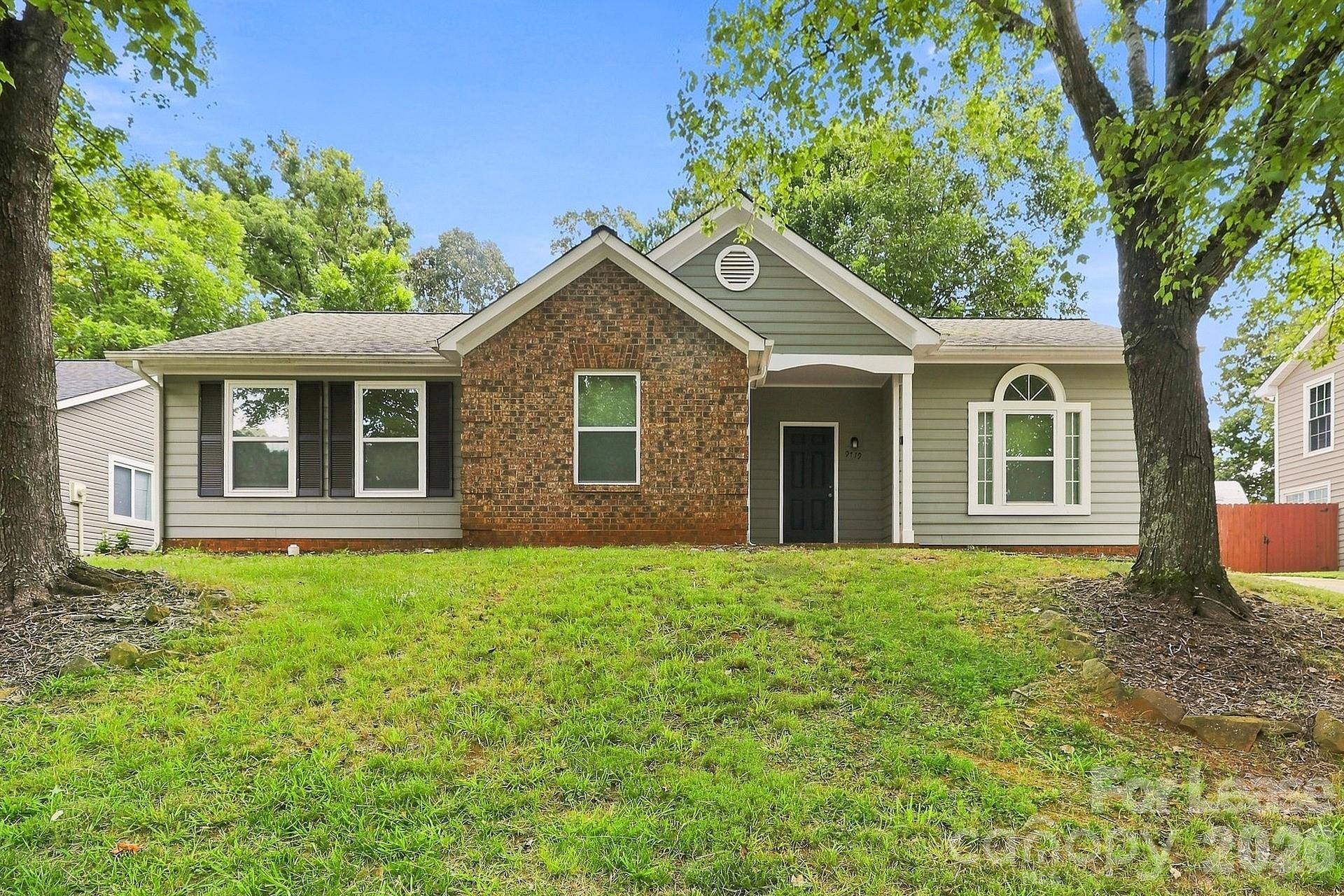 9719 Marshbrooke RD, Charlotte, NC 28105