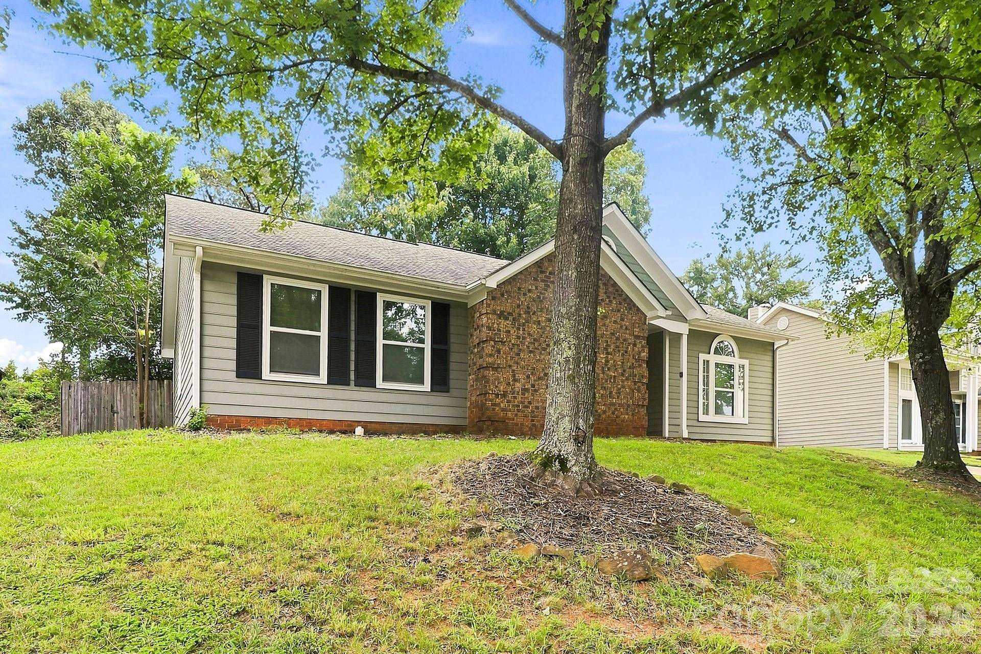 9719 Marshbrooke RD, Charlotte, NC 28105